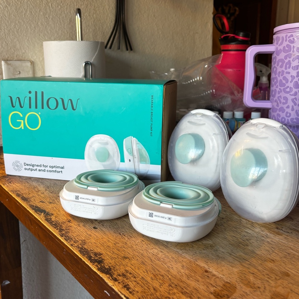 Willow Go Pump Set in White and Teal